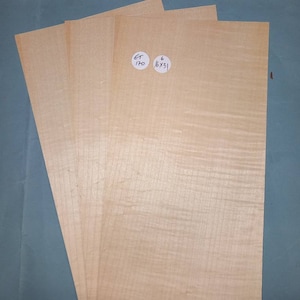 Figured Sycamore veneer - 3 consecutive sheets 16x31cm - ET170