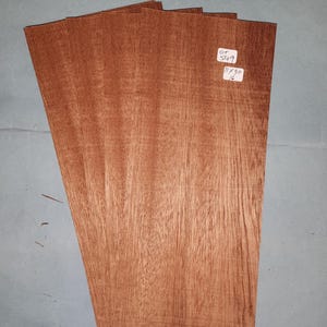 Sapele Mahogany veneer - 4 consecutive sheets 11x30cm - ET549