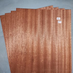 Sapele Mahogany veneer - 4 consecutive sheets 28x32cm - ET542