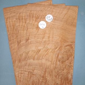 Chestnut veneer - 3 consecutive sheets 12x21cm - ET243