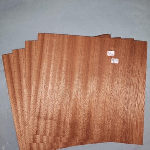 Sapele Mahogany veneer - 4 consecutive sheets 28x25cm - ET530