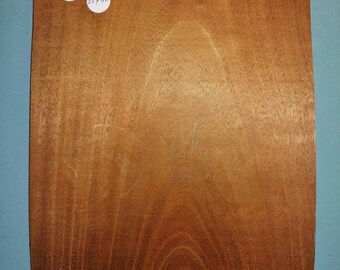 Consecutive sheets of African mahogany veneer et#685.  22x32cm