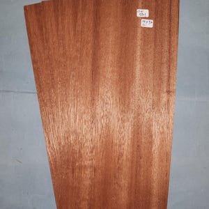 Sapele Mahogany veneer - 4 consecutive sheets 14x30cm - ET561