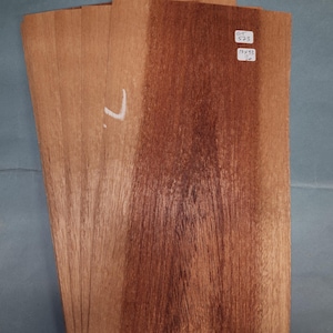 Sapele Mahogany veneer - 4 consecutive sheets 17x33cm - ET573
