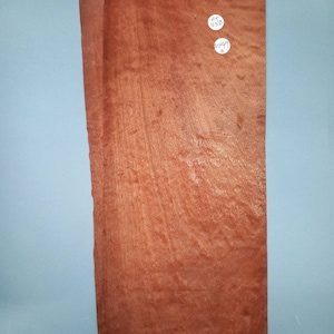 Figured Sapele Mahogany veneer - 2 consecutive sheets 20x49cm - ET1158
