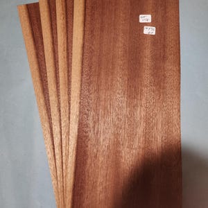 Sapele Mahogany veneer - 4 consecutive sheets 16x32cm - ET114