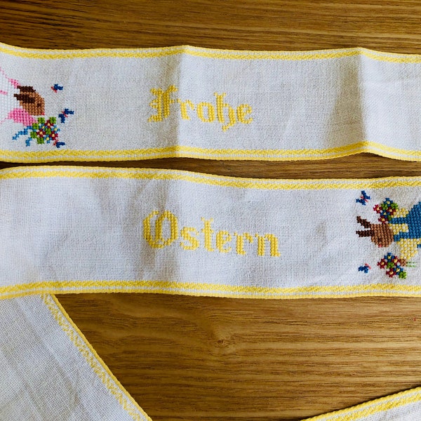 Happy Easter! Decorative table runner I handmade embroidery I flowers I border 60ies