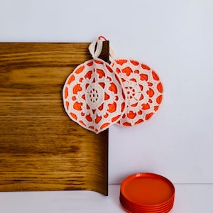 Vrolijke retro pannenlappen I oranje wit I uitzet ongebruikt I handgemaakt