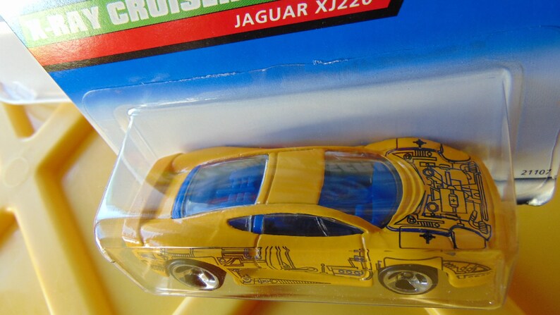 X-Ray Cruiser Series Yellow 1999 Hot Wheels Jaguar XJ220 Collector #948