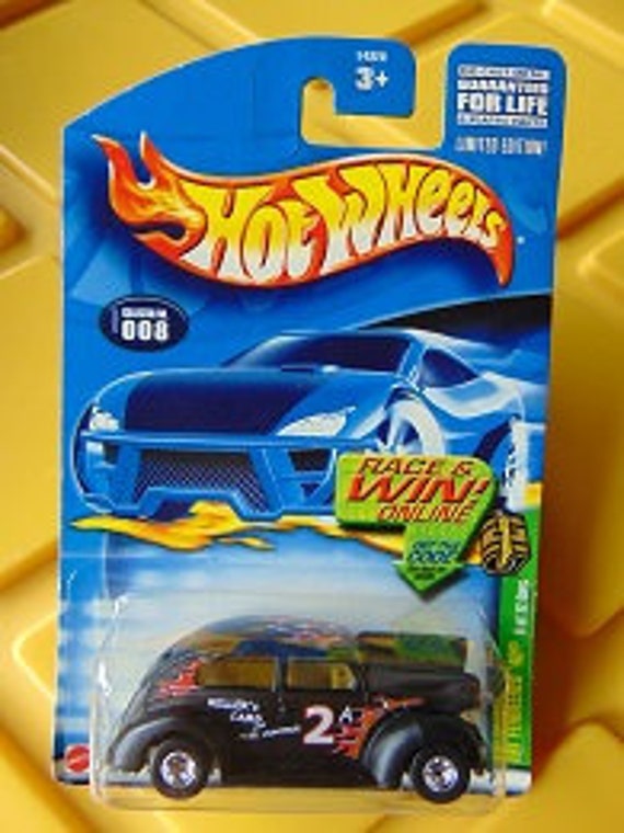 Hot Wheels 2002 Sweet 16 II Red 212 Mattel Hot Wheels 2002 Sweet 16 II Red 212 Mattel