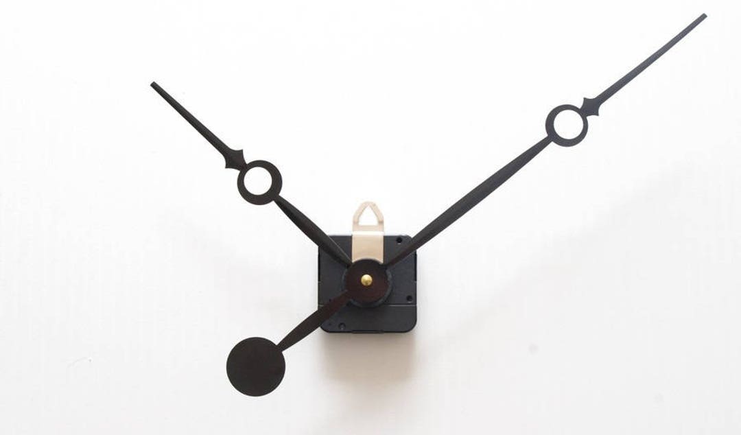 Meccanismo orologio con store lancette lunghe