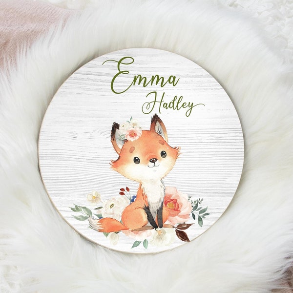 Round Wood Name Sign, Girl Fox Name Sign, Woodland Fox Baby Sign, Woodland Name Sign, Baby Announcement Sign, Woodland Nursery Decor W25