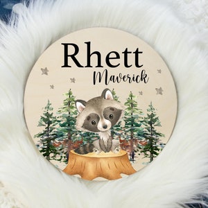 Raccoon Round Wood Name Sign, Woodland Raccoon Baby Sign, Woodland Name Sign, Baby Announcement Sign, Woodland Nursery Decor W47