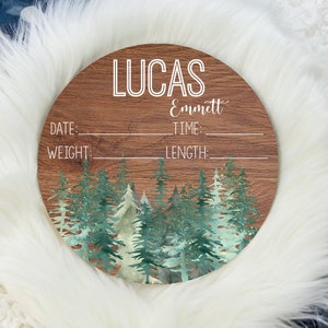 Letrero de nacimiento de bosque, letrero de nacimiento, letrero de nacimiento de madera redondo, guardería de bosque, letrero de nacimiento personalizado, letrero de nacimiento de bosque para niño