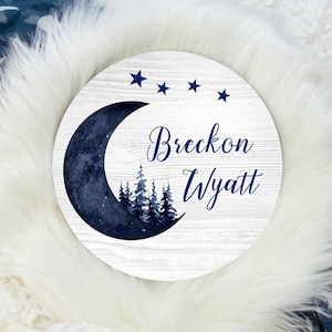 Moon and Stars Round Wood Name Sign, Moon Baby Sign, Round Wood Baby Name Sign, Baby Announcement Sign, Moon Forest Decor, Luna Sign T15