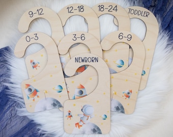 Outer Space Clothing Dividers, Astronaut Baby Clothing Divider, Wood Wardrobe Divider, Nursery Closet Divider, Outer Space Nursery T41