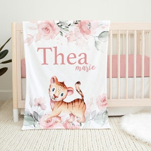 Girl Tiger Blanket, Safari Crib Bedding, Personalized Baby Blanket, Jungle Nursery Theme, Floral Tigress Nursery Decor, Baby Shower Gift S25 immagine 1