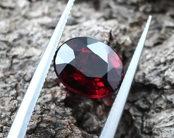 Pietra preziosa naturale di granato rosso - Taglio ovale sfaccettato / Ideale per la creazione di gioielli - 9x7 mm, 2,61 ct