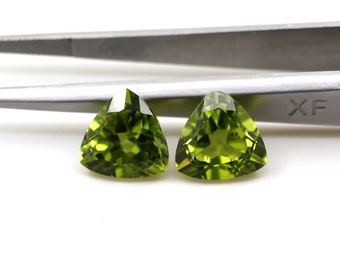 Par de gemas sueltas de peridoto natural talla trillón, color verde intenso - 8 mm, 3,56 ct