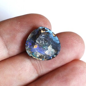 Surowy opal głazowy, kamień szlachetny o dowolnej formie, surowy minerał do wyrobu biżuterii - 15 x 16 mm, 8,52 ct