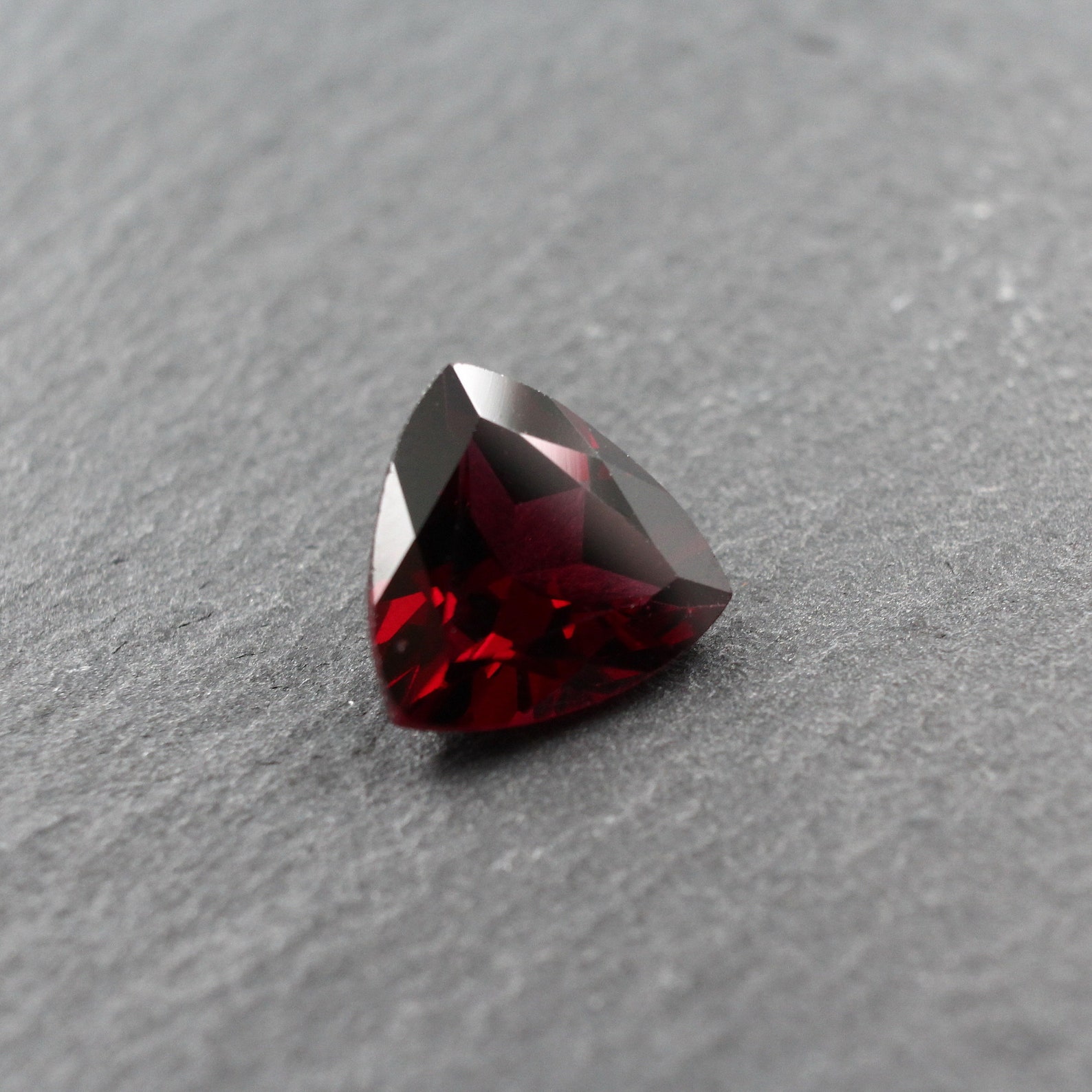 Red Pyrope Garnet Loose Trillion Cut Gemstone 4.59ct Natural - Etsy