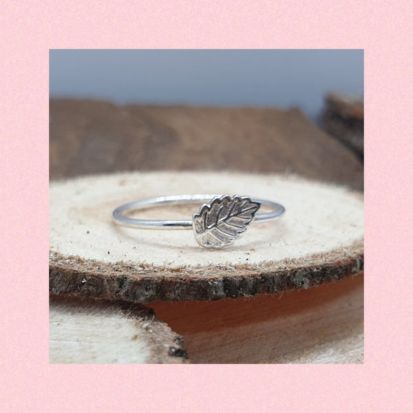 Silver slide ring with tree top, Ring with petal, nature inspired, engagement, pull-on ring, nature ring.