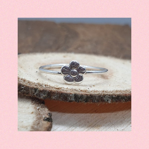 Silver ring, Inspired by nature, Flower ring, Retraction, Friendship Ring, Ibiza ring, Boho style, Flower Power.