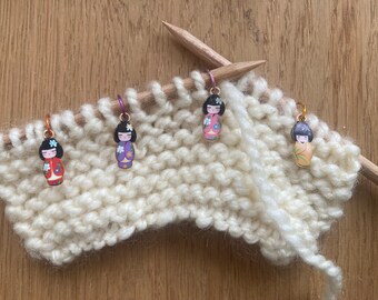 Lot 4 marqueurs de mailles tricot poupées Japonaises Kokeshi