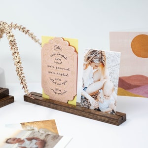 Porte-cartes de 5,5 po ou 12 po., PORTE-IMPRESSION EN BOIS, porte-photo en bois, porte-numéros de table en bois, support pour photo, cacao image 1