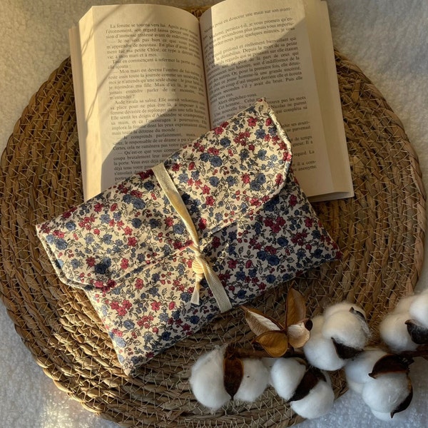 Pochette livre de poche et grand livre fleurs