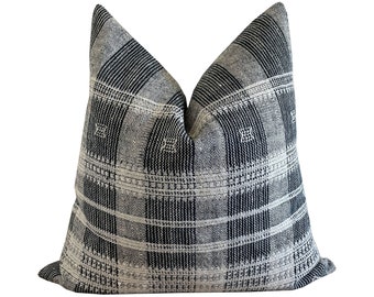 Housse de coussin en laine tissée bleu marine et gris de 22 po., oreillers tissés de créateur, oreiller en laine indienne