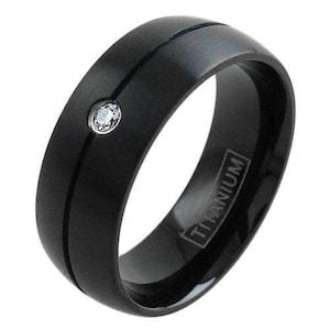 Anneau en titane noir w/ Diamant .03 caratz CZ - 8mm Titanium Ring Femmes Hommes - Gravé personnalisé - LIFETIME WARRANTY