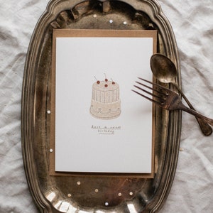 Ottieni un biglietto piegato per un dolce compleanno con busta, biglietto di auguri, biglietto d'auguri piegato