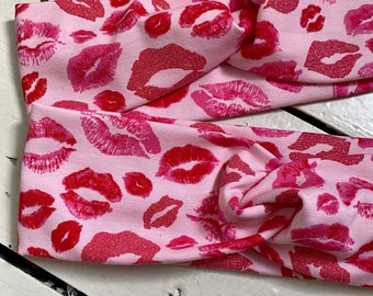 Pink lips hairband, Lips hairband, Valentines Day gift, Kisses hairband, Pink and sparkly hairband, Pink Headband, Twisted hairband,