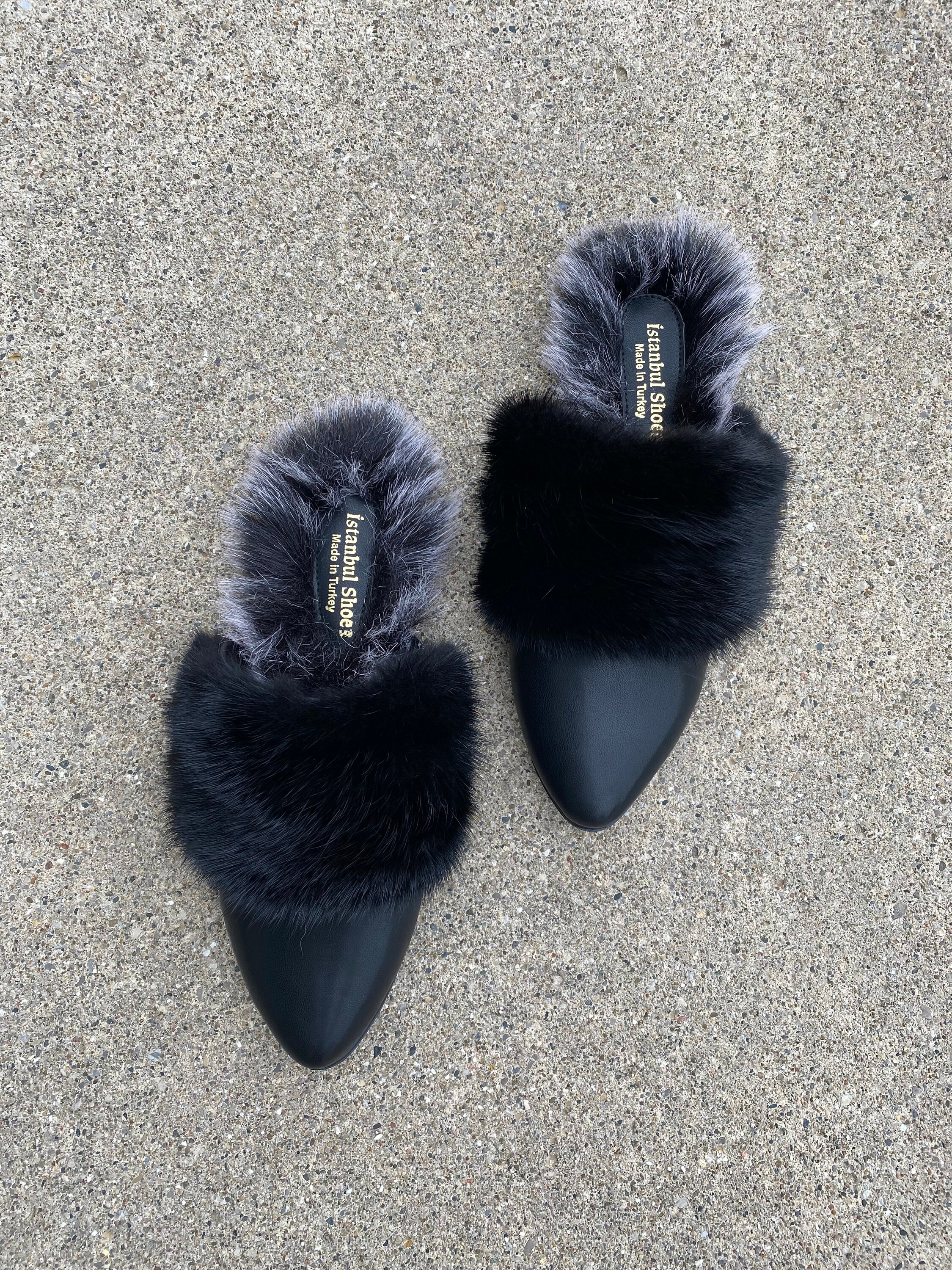 Slippers with mink fur