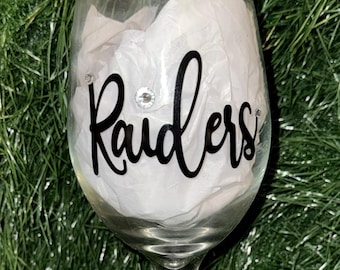 Any Team 20 oz Custom Made Wineglass made to order.