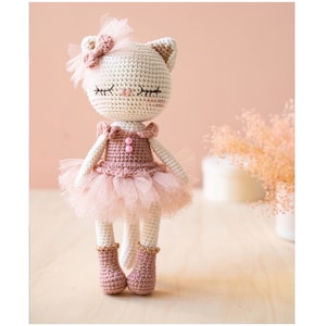 Monhi the kitten Crochet pattern (English, French, Vietnamese), amigurumi cat, crochet pattern, crocheted kitty