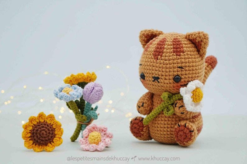 CROCHET PATTERN AMIGURUMI: Sunny Kitty English/Français/Espanol/Tiếng Việt , Crochet kitty, crochet cat image 1