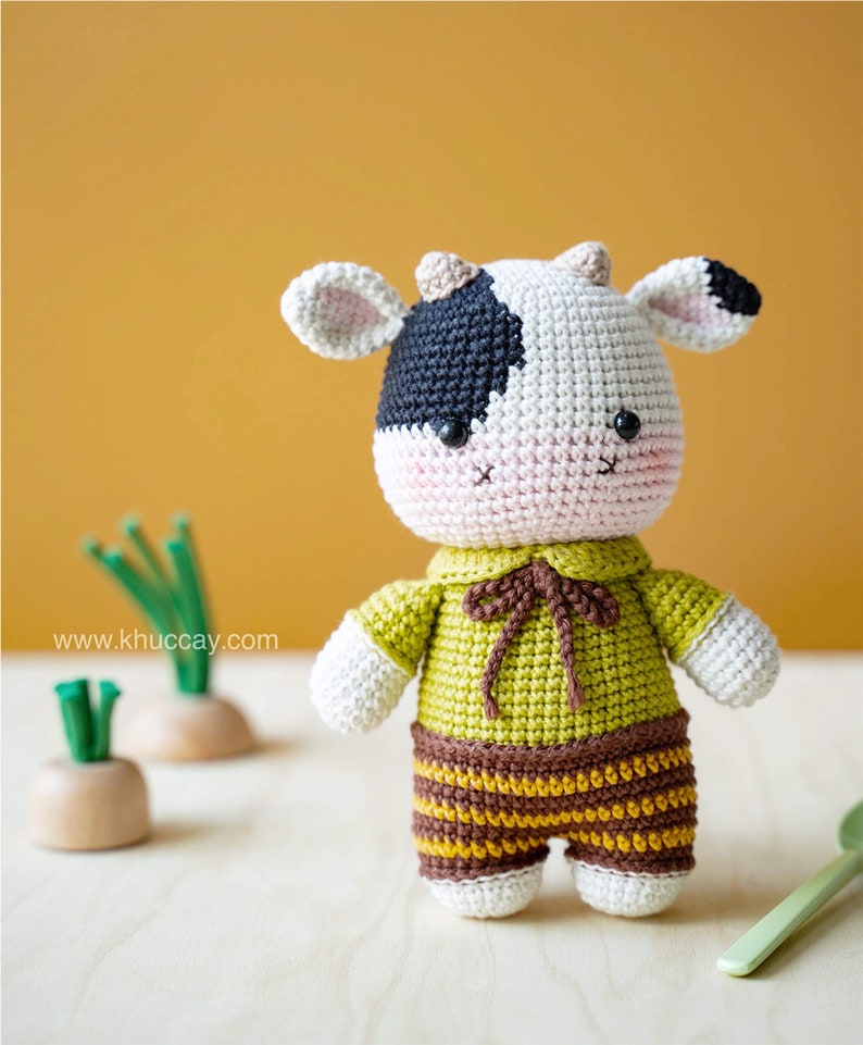 CROCHET PATTERN: Lucky the cow English, French, Vietnamese/ amigurumi cow/ crochet cow/ instant download pattern image 3