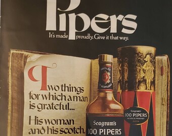 1970 SEAGRAMS 100 PIPERS Blended Scotch Whisky Christmas Gift Alcohol Drinking Liquor Vintage Print Ad