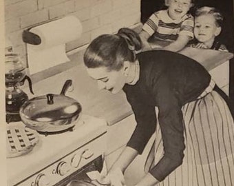 1954 ScotTowels Paper Towels Holiday Cooking Vintage Print Ad