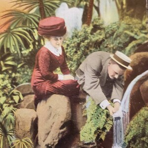 1912 BRUNNEN DER LIEBE Romanze Paar Valentinstag Vintage Postkarte