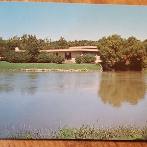 MUSÉE D’ART DE L’UNIVERSITÉ DE L’IOWA Carte postale vintage d’Iowa City