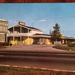 1963 NEW CASTLE DE Delaware Park Plaza Motel Vintage Post Card