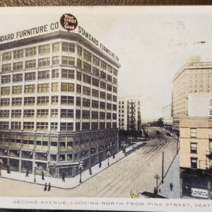 1912 SEATTLE WA Washington Second Avenue Pine Street Standard Furniture Building Street View vintage Carte postale