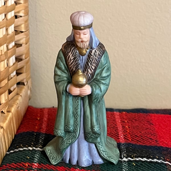 Vintage 1989 Avon Kaspar Wiseman Nativity Figurine-Please Read Description