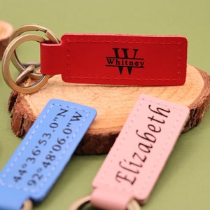 LEATHER KEYCHAIN, Personalized Keychain, Leather KEYRING, Leather Keychain for Mom, Womens Keychain, Mothers Birthday Gift, Anniversary Gift