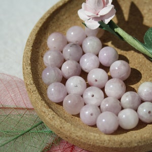 KUNZITE Pearls; 8mm diameter; Round; Ideal for creative leisure and fine jewellery, semi-precious stones