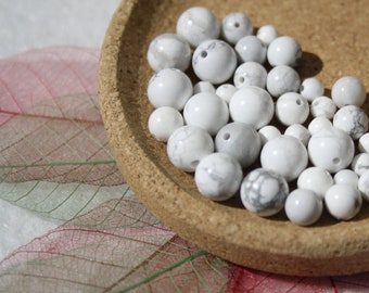 Perles de HOWLITE naturelle,  diamètres 4 mm 5.6 mm et 8 mm, loisirs créatifs & bijouterie, DIY, pierres semi-précieuses