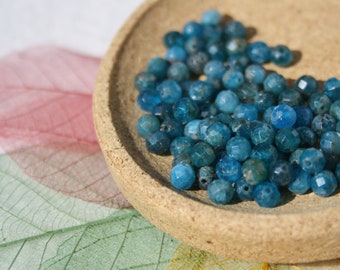 Perles APATITE FACETTES en diamètre 4 mm; naturelles non teintées; Loisirs créatifs & bijouterie fine, pierres semi-précieuses
